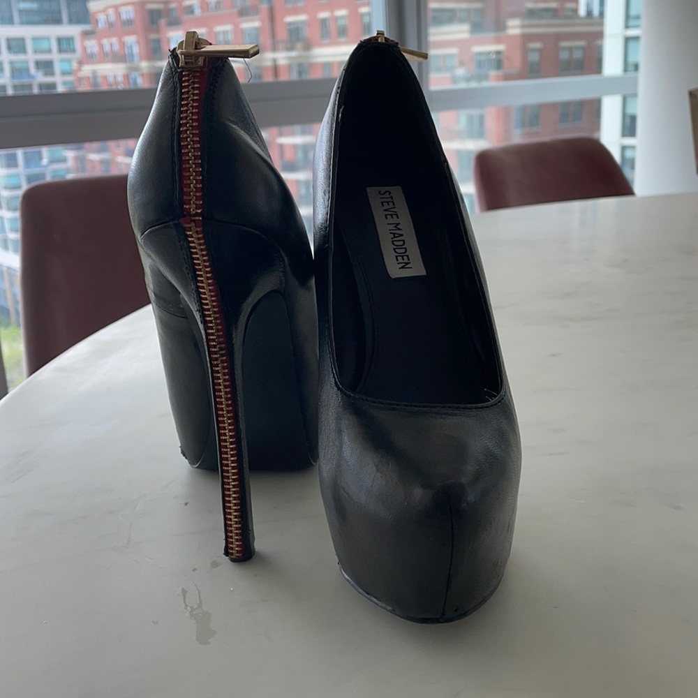 Steve Madden Daara black zipper platform heel